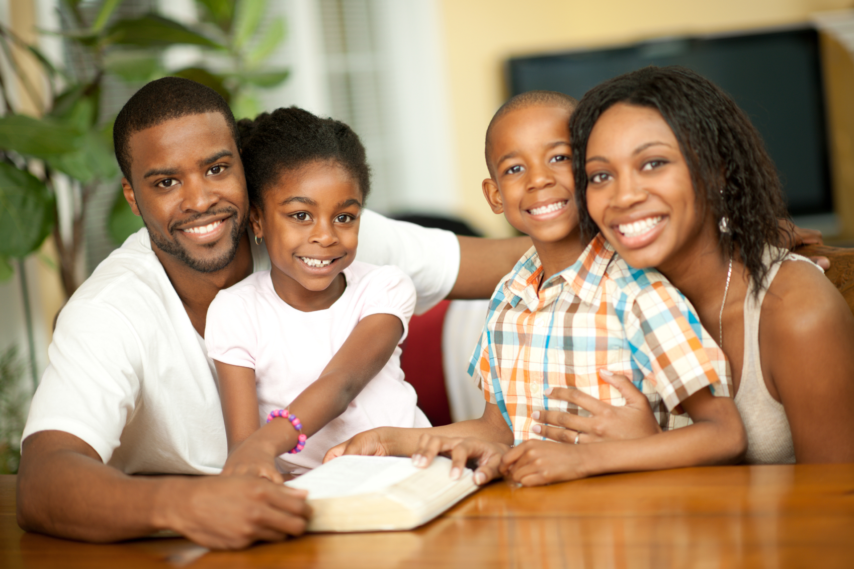 We teach. Семья ISTOCK